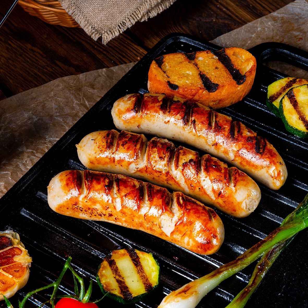 Hähnchenbratwurst BBQ im Saitling, 225 g 3