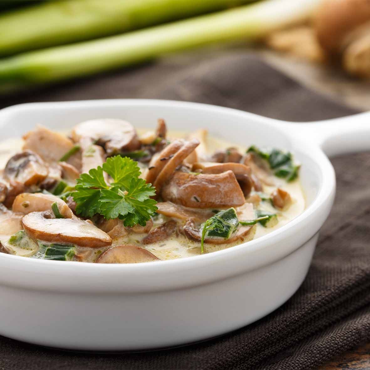 Pilze in Kräutersauce – Zarte Pilze mit feiner Kräuternote (4 x 150g)