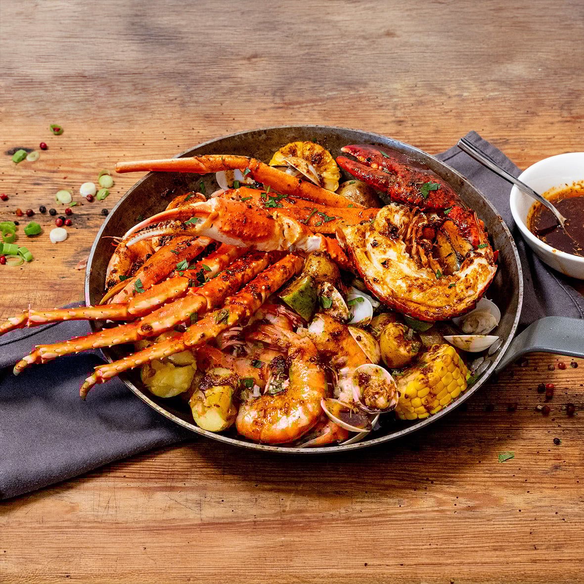 Seafood Boil Selection Box 750 g –Königskrabben, Schneekrabben, Garnelen & Muscheln 3