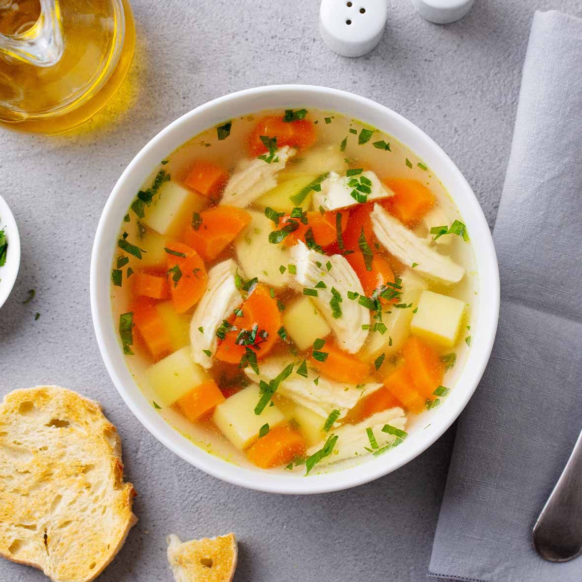 Hühnerbouillon – Feine Hühnersuppe mit Fleisch- und Gemüseeinlage (2 x 200g)