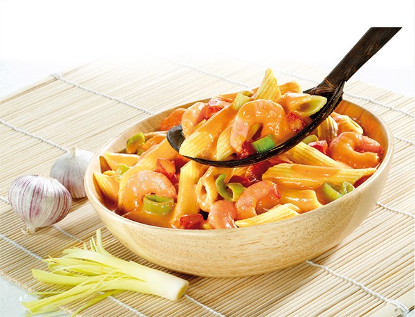 Thai Nudelpfanne GOSCH – Fruchtig-cremig mit Shrimps und Sambal Oelek