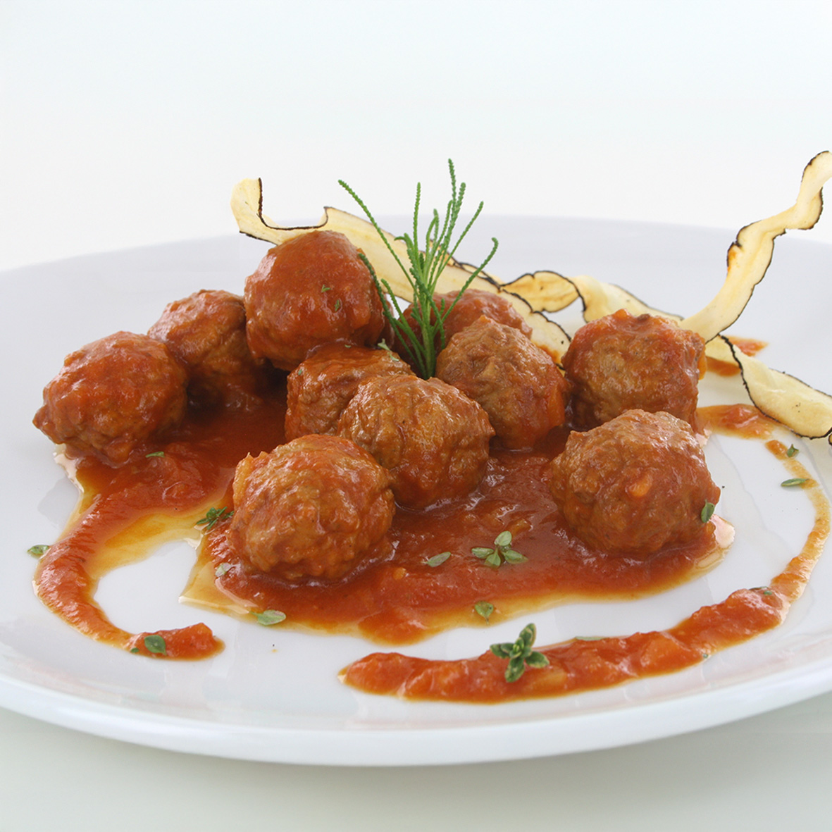 Vegane Hackbällchen in Tomatensugo – würzig & mediterran (2 x 250g)