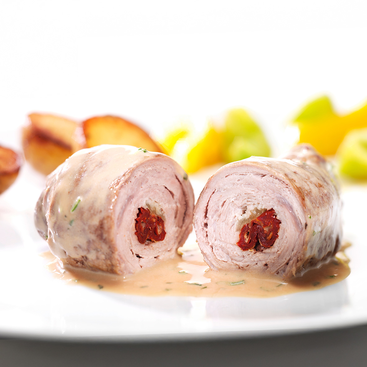 Kalbsfleischröllchen „Mediterran“ – Tomate & Mozzarella in Salbeisauce (2 x 250g)
