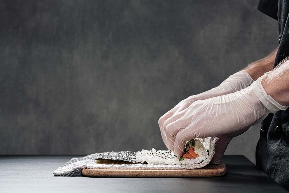 Maki Sushi richtig rollen mit ein wenig Geduld und Übung